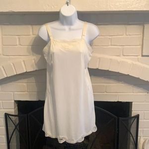 Philmaid Vintage 60s Lace Trimmed Nylon Slip Sz 34
